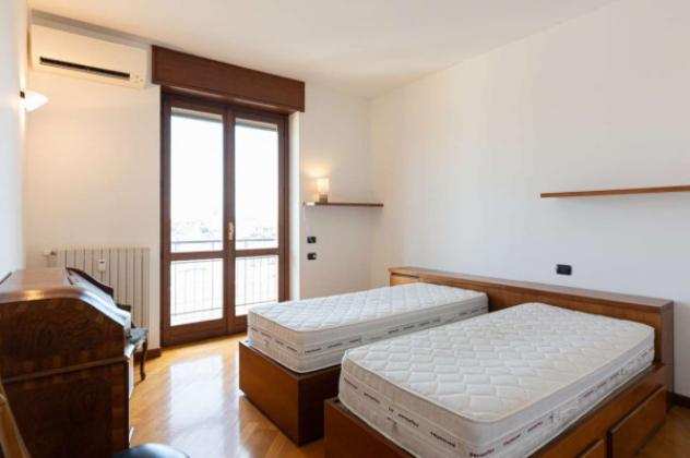 Appartamento di 95 msup2 con 3 locali in affitto a Milano