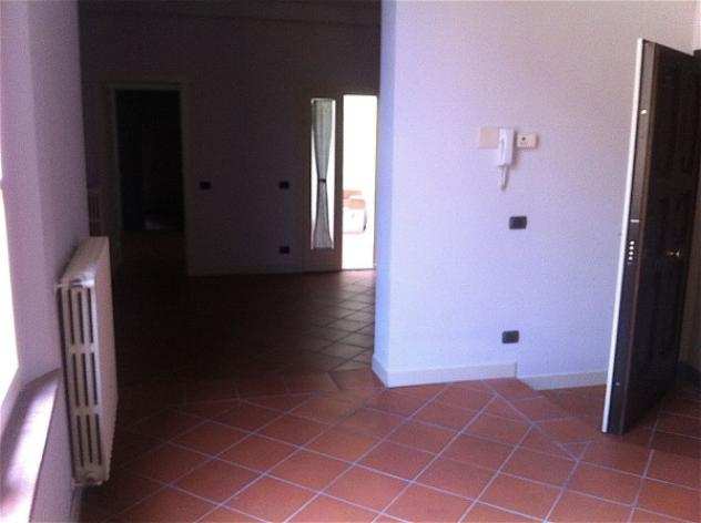 Appartamento di 95 msup2 con 3 locali in vendita a Modena