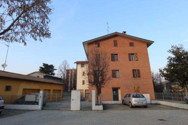 Appartamento di 95 msup2 con 4 locali e box auto in vendita a Reggio Emilia