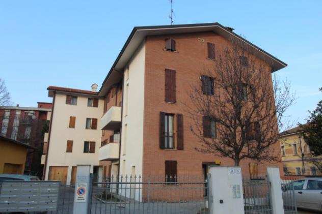 Appartamento di 95 msup2 con 4 locali e box auto in vendita a Reggio Emilia