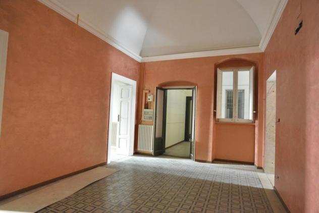 Appartamento in vendita a Bari - 14 locali 480mq