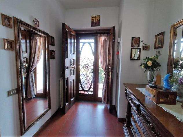 Appartamento in vendita a Capannori 237 mq Rif 1104569