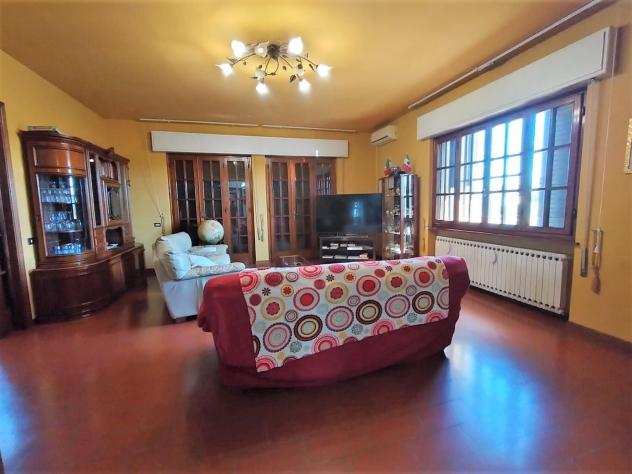 Appartamento in vendita a Capannori 237 mq Rif 1104569