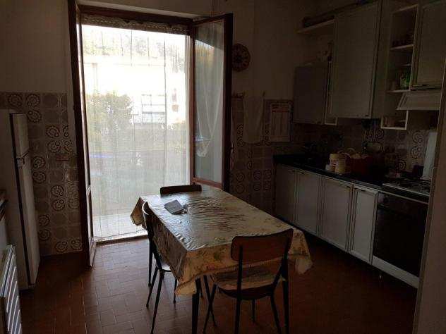 Appartamento in vendita a Carrara 100 mq Rif 931373