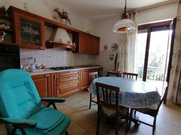 Appartamento in vendita a Carrara 90 mq Rif 1106710