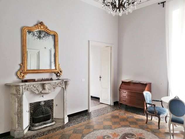Appartamento in vendita a Genova Via Assarotti