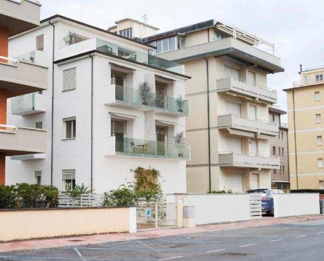 Appartamento in vendita a LIDO DI CAMAIORE - Camaiore 93 mq Rif 1014681