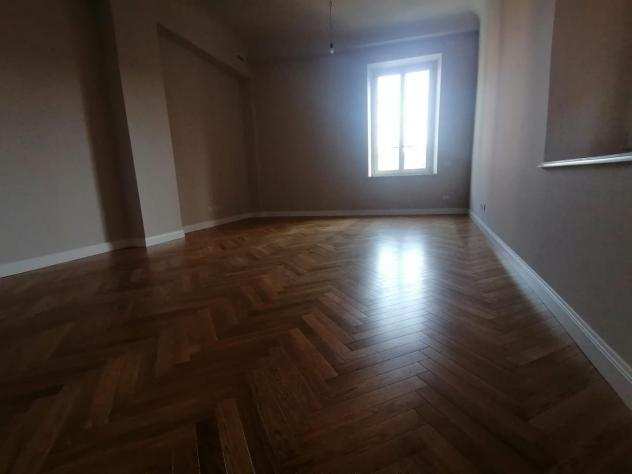 Appartamento in vendita a Lucca 155 mq Rif 954938