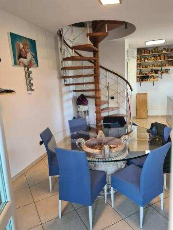 Appartamento in vendita a MARINA DI CARRARA - Carrara 130 mq Rif 1153692