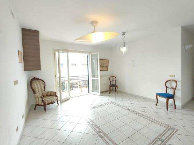 Appartamento in vendita a MARINA DI MASSA - Massa 105 mq Rif 1101688