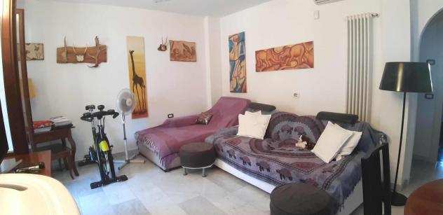 Appartamento in vendita a MARINA DI MASSA - Massa 110 mq Rif 1089175
