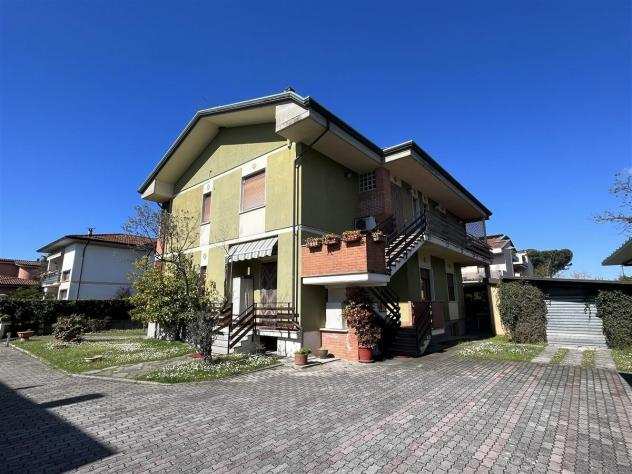 Appartamento in vendita a MARINA DI MASSA - Massa 110 mq Rif 1109055