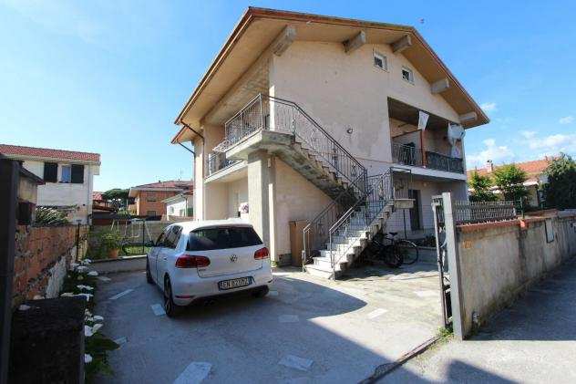 Appartamento in vendita a MARINA DI MASSA - Massa 110 mq Rif 1140241