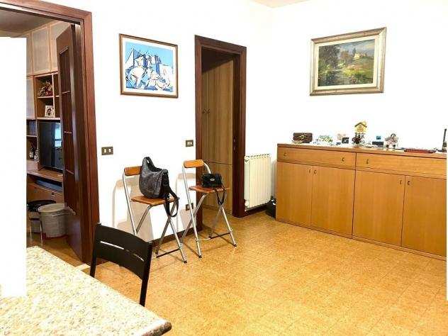 Appartamento in vendita a MARINA DI MASSA - Massa 90 mq Rif 1077310