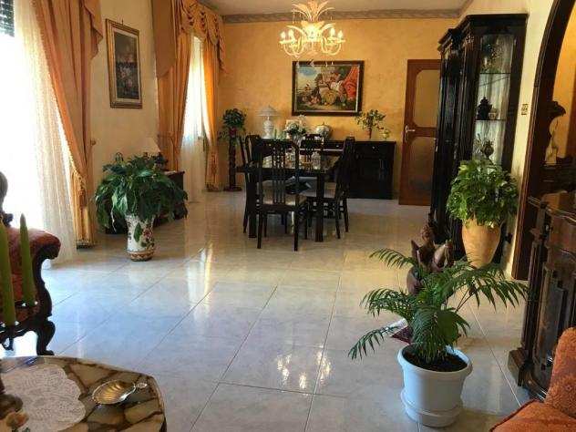Appartamento in vendita a Palermo - 5 locali 120mq