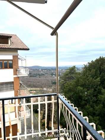 Appartamento Panoramico a Rocca di Papa 110 mq con Box Auto