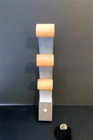 Appendiabiti da parete in metallo e legno - Nuovo
