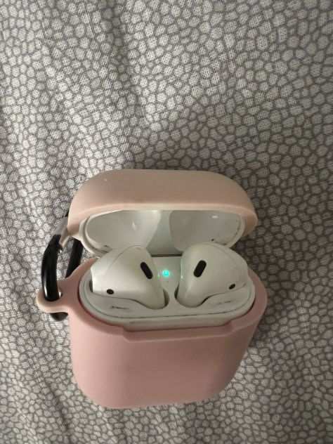 Apple airPods