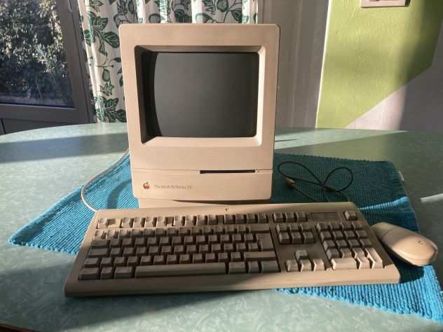 Apple Macintosh Performa 200