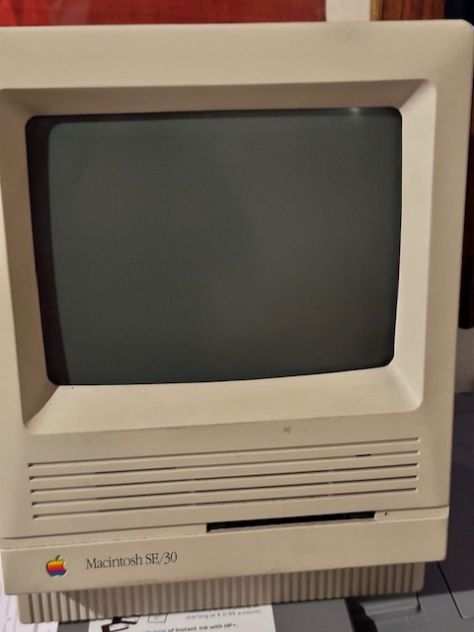 Apple Macintosh SE30