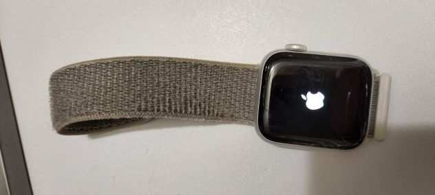 Apple Swatch SE