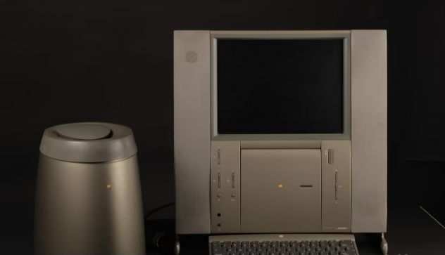 Apple Twentieth Anniversary Mac 1997