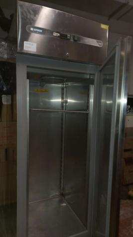 Armadio frigorifero usata