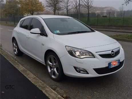 Astra 1.6 turbo 180CV 5p. CosmoS 2011