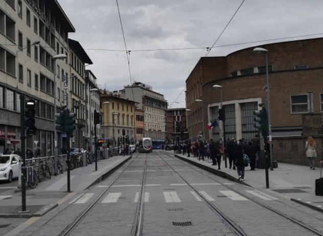 ATTIVITA DI PARCHEGGIO E LAVAGGIO AUTO IN PUNTO ALTAMENTE STRATEGICO