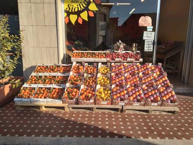Attivitagrave di frutta e verdura siciliano