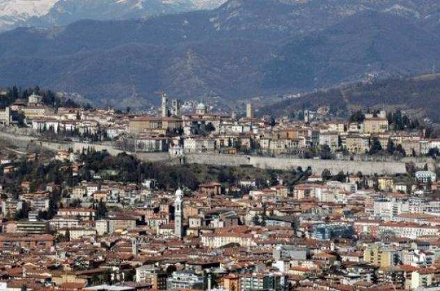 Attivitagrave  Licenza di 80 msup2 con 1 locale in vendita a Bergamo