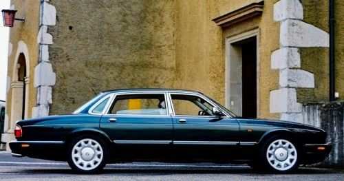 Auto Daimler Jaguar V8 long vehicle