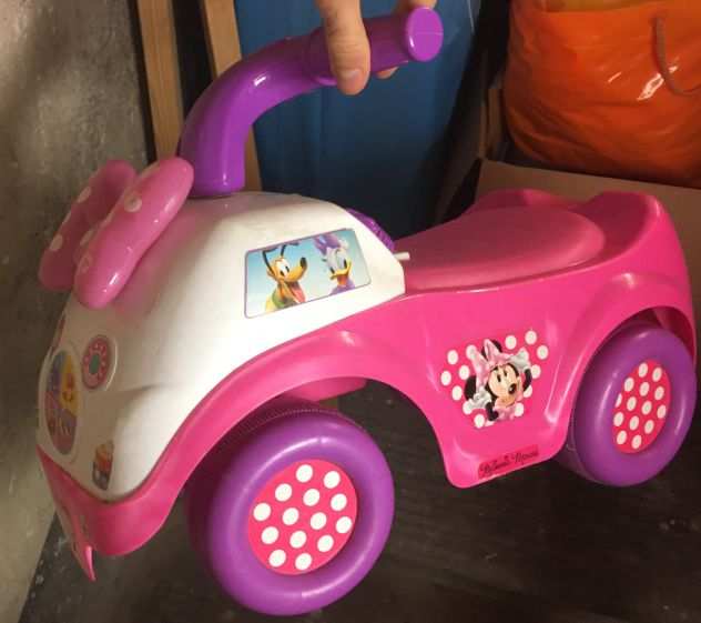 automobilina Disney bimba