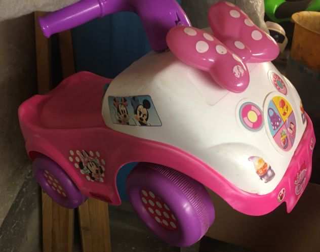 automobilina Disney bimba