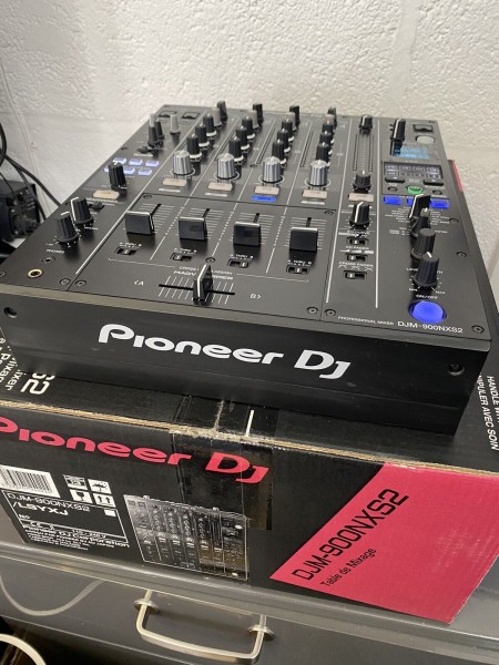 Pioneer DJ OPUS-QUAD, Pioneer DJ XDJ-RX3, Pioneer XDJ-XZ , Pioneer DJ DDJ-FLX10, Pioneer DJ DDJ-REV7, Pioneer CDJ-3000, Pioneer DJ DJM-A9 , Pioneer CDJ-2000NXS2, Pioneer DJM-900NXS2, Pioneer DJ DJM-V10-LF , Pioneer DJ DJM-S11, Denon DJ Prime 4+ 