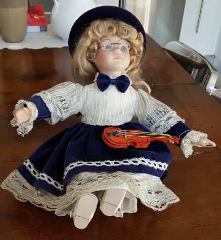 Bambola di Porcellana con Violino