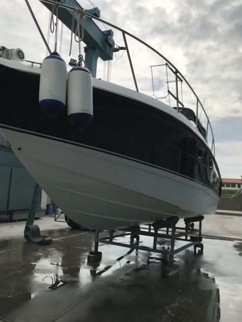 Barca chaparral 31