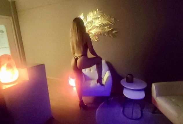 Bellissime ragazze ti aspettano in centro di lusso a due passi da Milano
