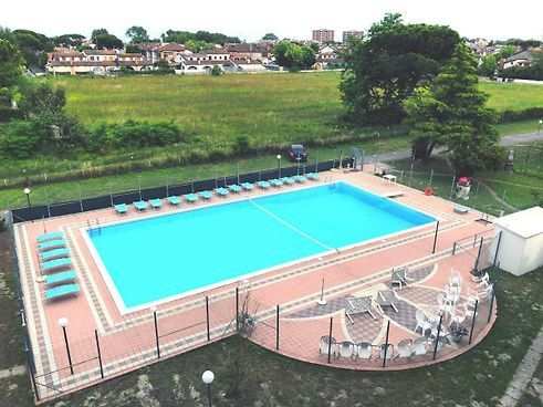 Bicamere con piscina a Lido delle Nazioni