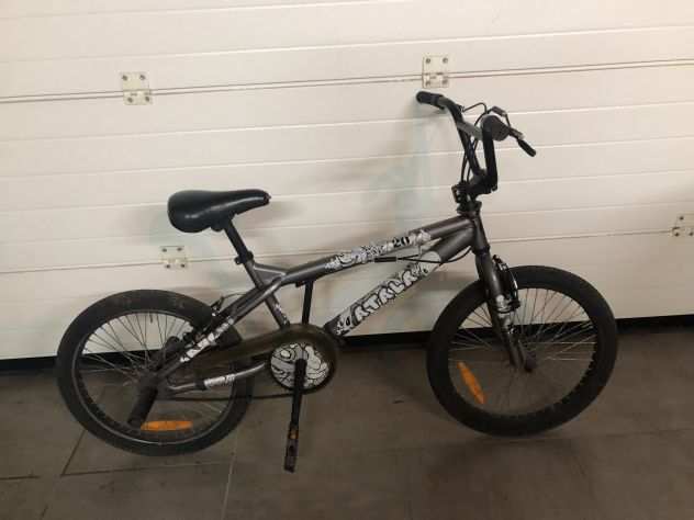 Bici bicicletta BMX freestyle ruote 20 con pedane