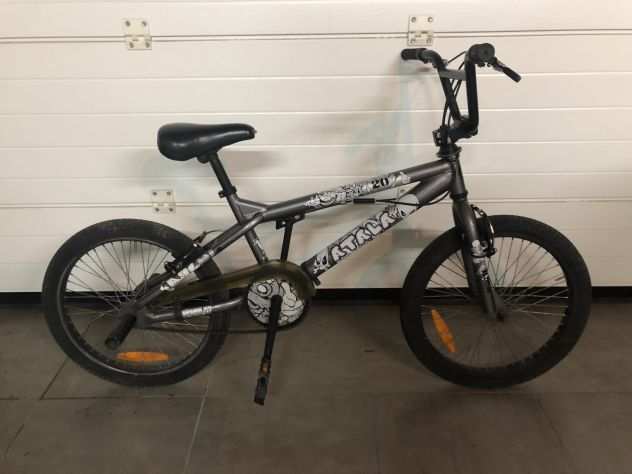 Bici bicicletta BMX freestyle ruote 20 con pedane