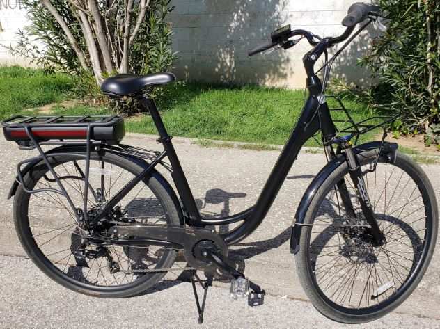 Bici elettrica iWatBike iCity 28quot ebike city alluminio e freni a disco.