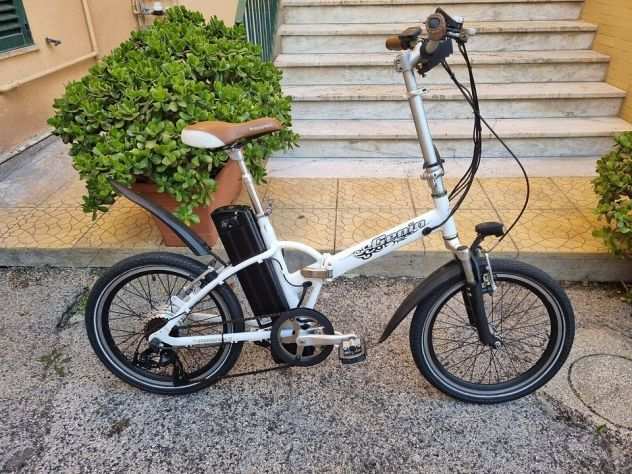 BICI ELETTRICAE-BIKEPIEHEVOLE AMMORTIZZATA 20 36V13AH TUTTO NUOVO