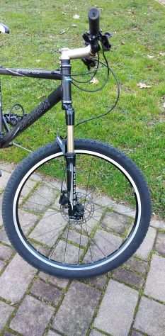 Bici MTB B-Twin Nera