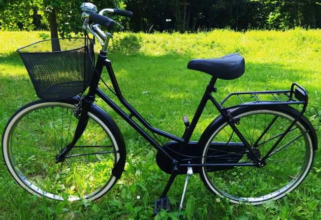 Bici olanda donna 26 nera con cestino metro gialla Rogoredo