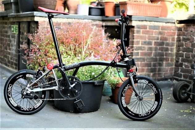 BICI PIEGHEVOLE BROMPTON M6L-X NERO SUPERLEGGERO IN TITANIO.