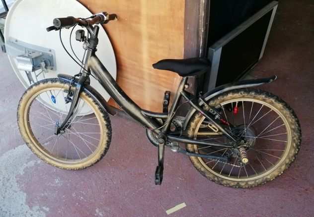 Bicicletta bimbo 16 pollici con cambio 6 rapporti