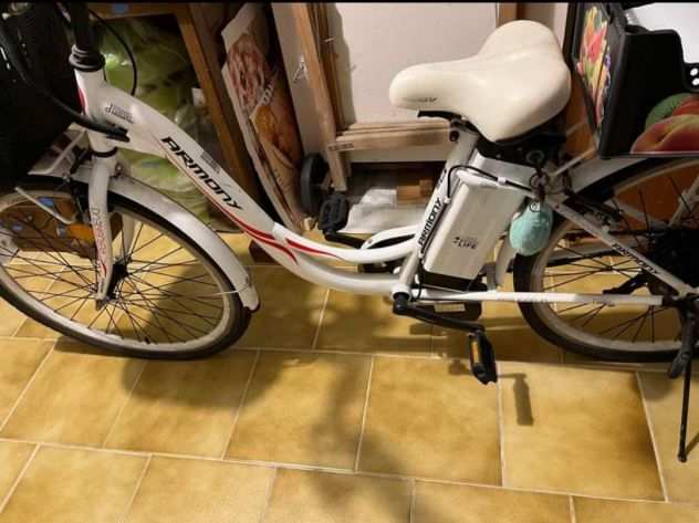 Bicicletta elettrica Armony con pedalata assistita