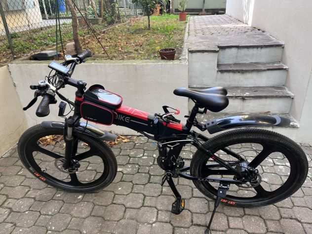Bicicletta elettrica mountain bike