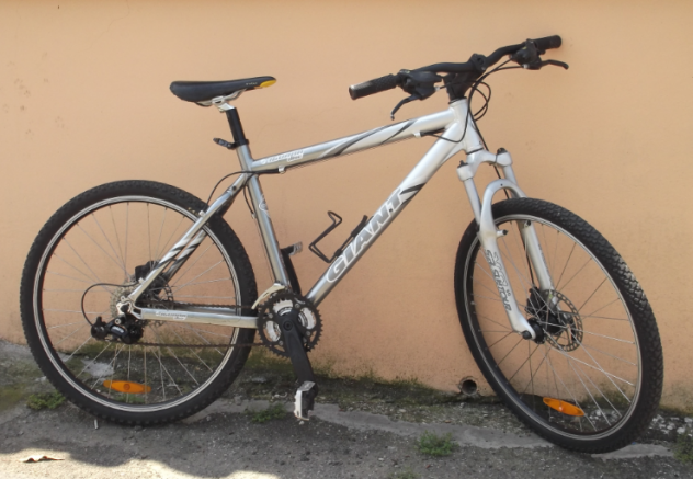 Bicicletta GIANT 26 MTB, con freni a disco, in alluminio